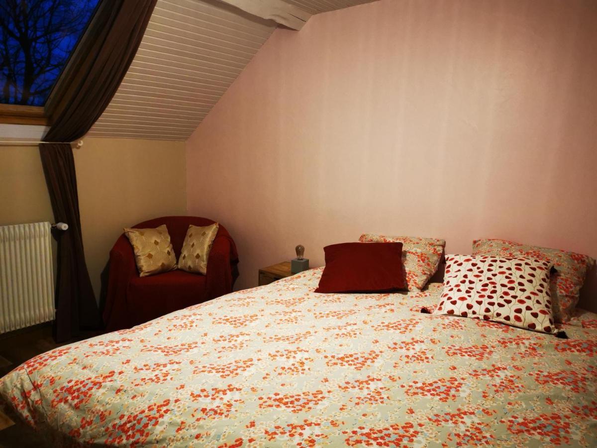 Bed and Breakfast Domaine De L'Esperance, Chambre Rose Bersaillin Exterior foto